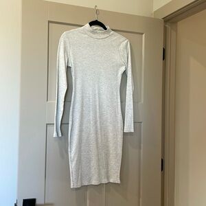 Grey ribbed mock neck dreS